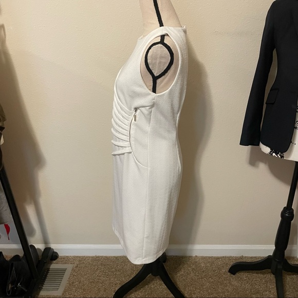 White Hot Carmen Marc Valvo bodycon stretchy ruched dress - Picture 3 of 5